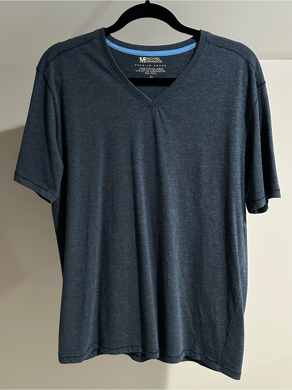 Michael Brandon Men’s Navy V-Neck T-Shirt Size XL